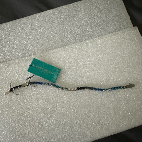 Kurt Geiger - Picture 7 of 11